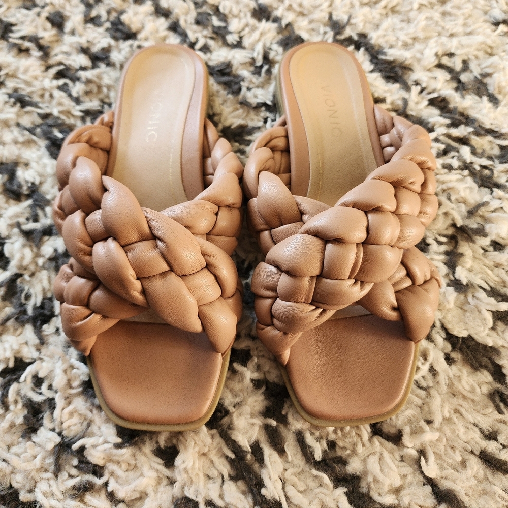 Vionic Poppy Braided Slides